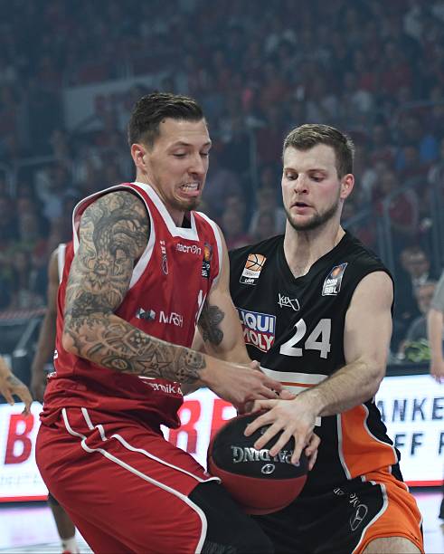 球舞台与贝 球舞台与贝