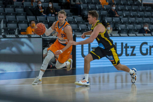 拜仁继续保 拜仁继续保